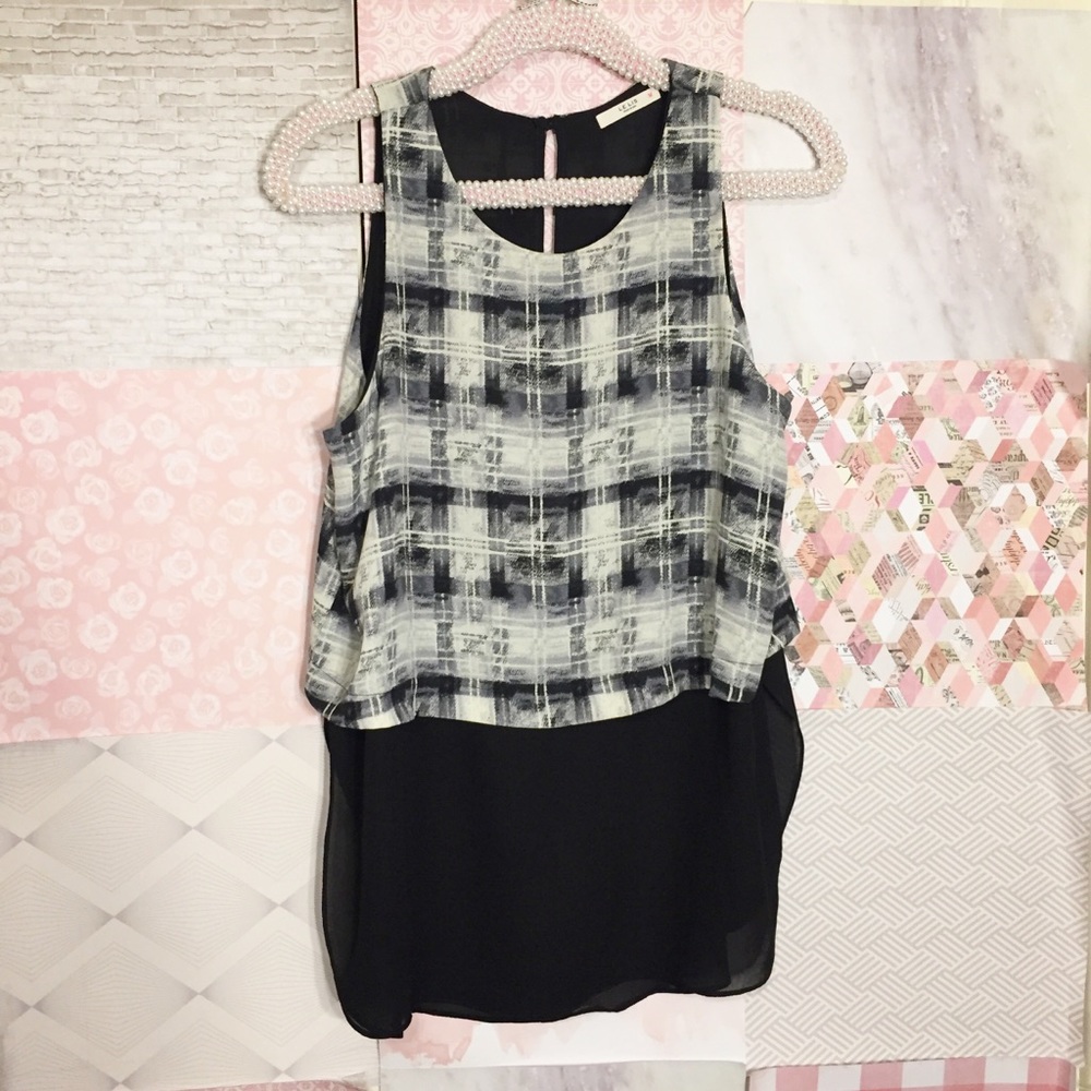 Le Lis for Stitch Fix | Plaid Black & Grey Tank